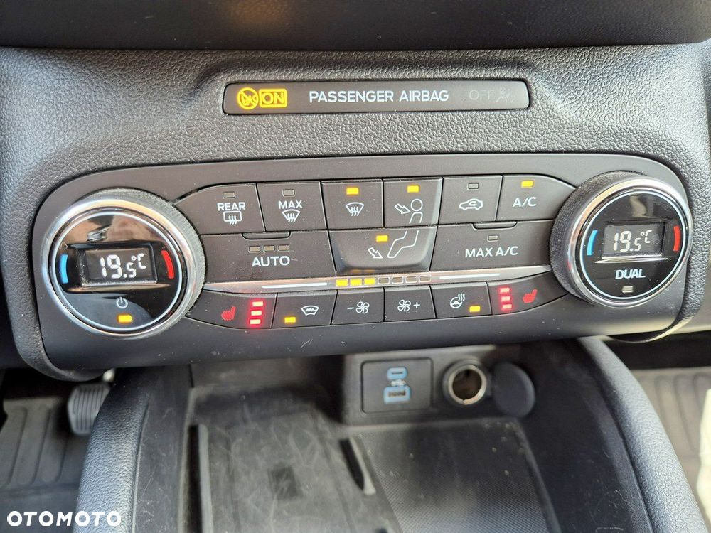 Ford Kuga - 26