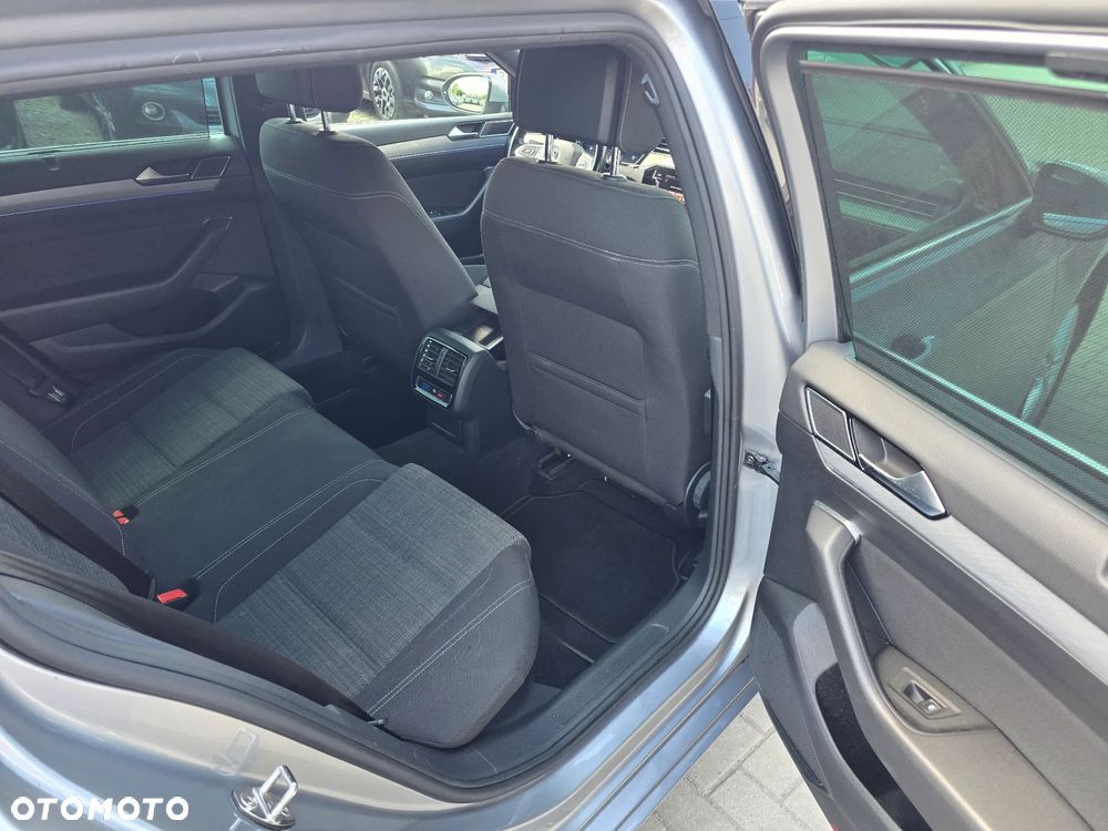 Volkswagen Passat Variant - 10