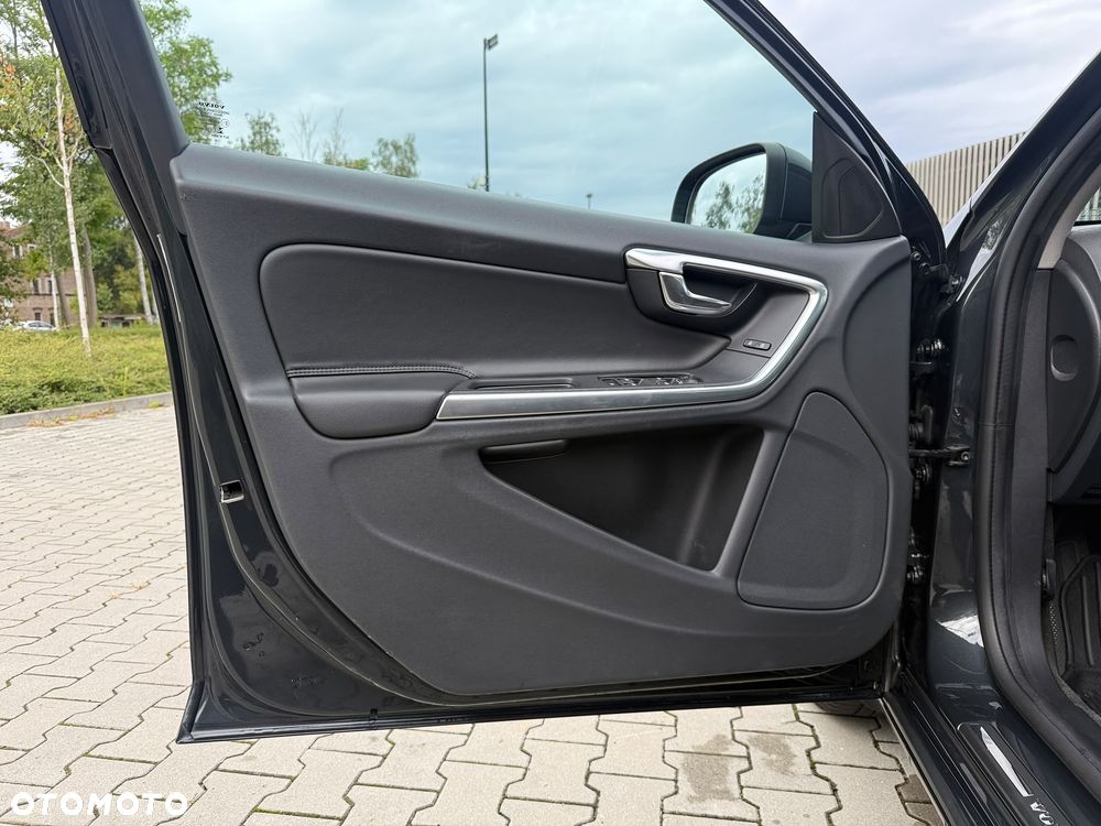 Volvo V60 D2 Drive-E Kinetic - 28