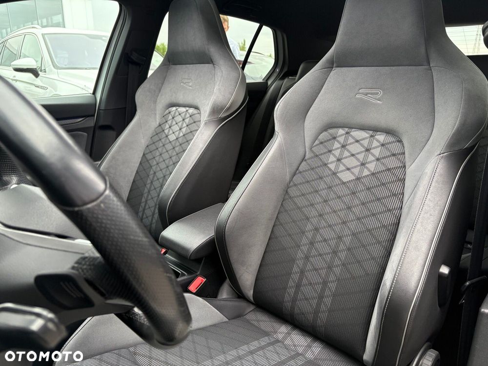 Volkswagen Golf - 14