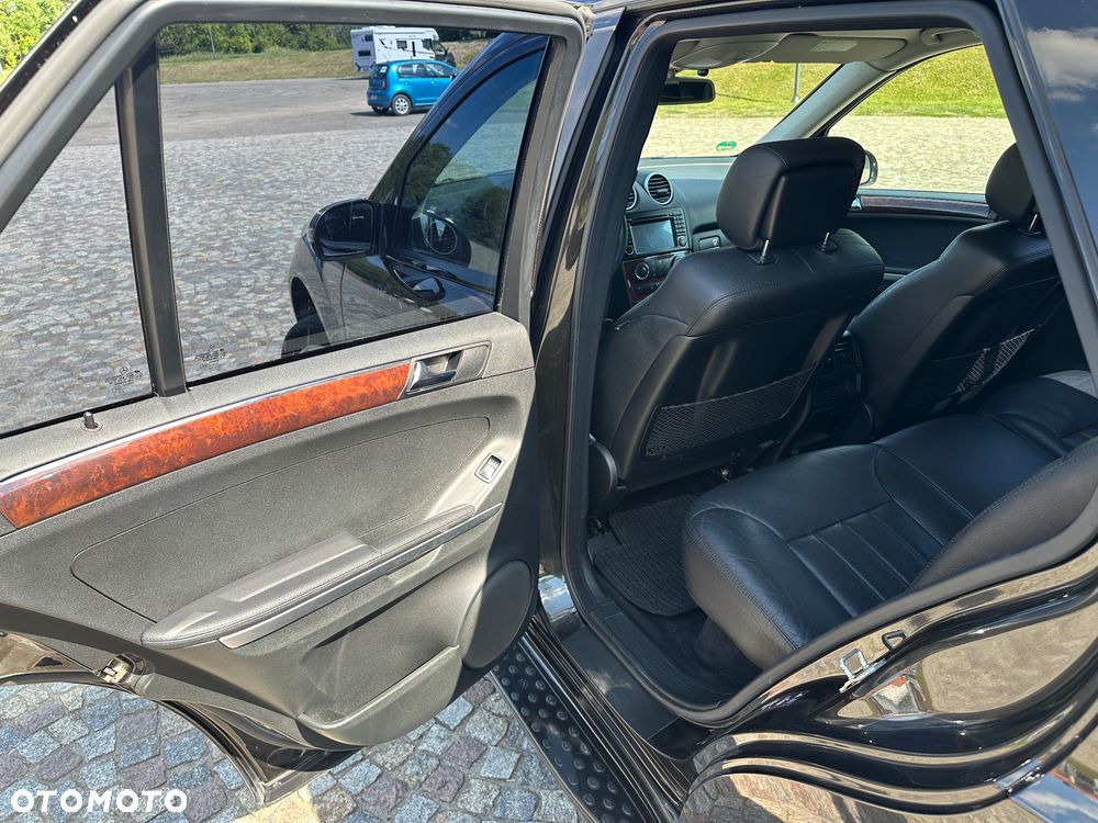 Mercedes-Benz ML - 14