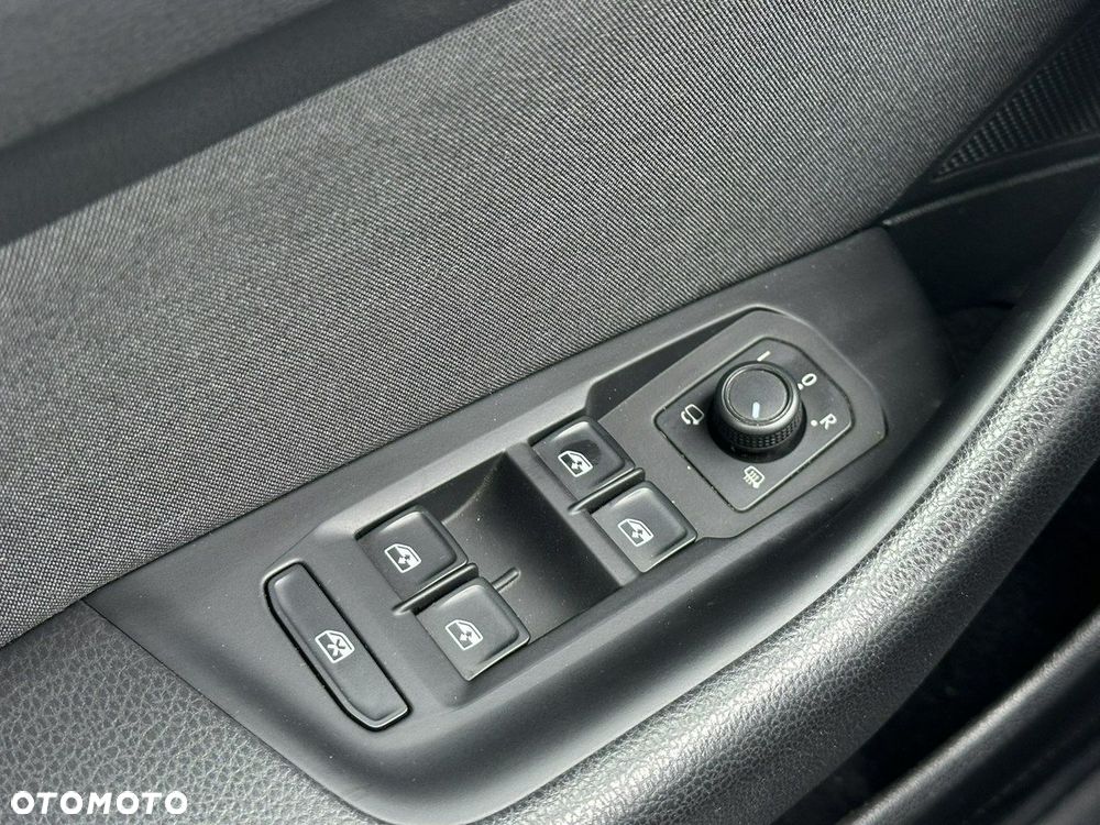 Volkswagen Passat Variant - 25