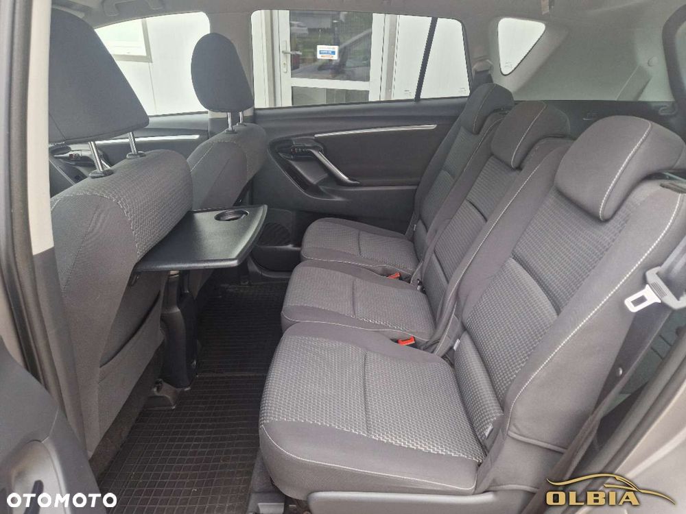 Toyota Verso - 8