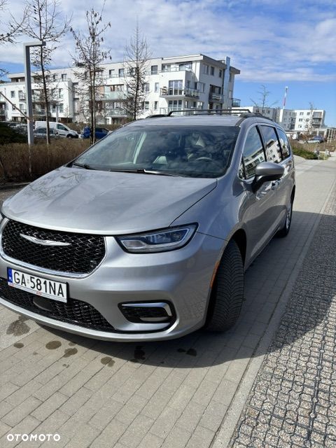 Chrysler Pacifica - 16