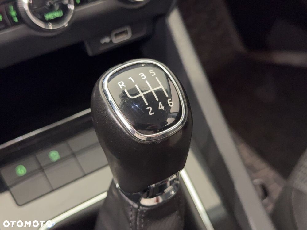 Skoda Octavia 1.5 TSI GPF ACT Style - 24