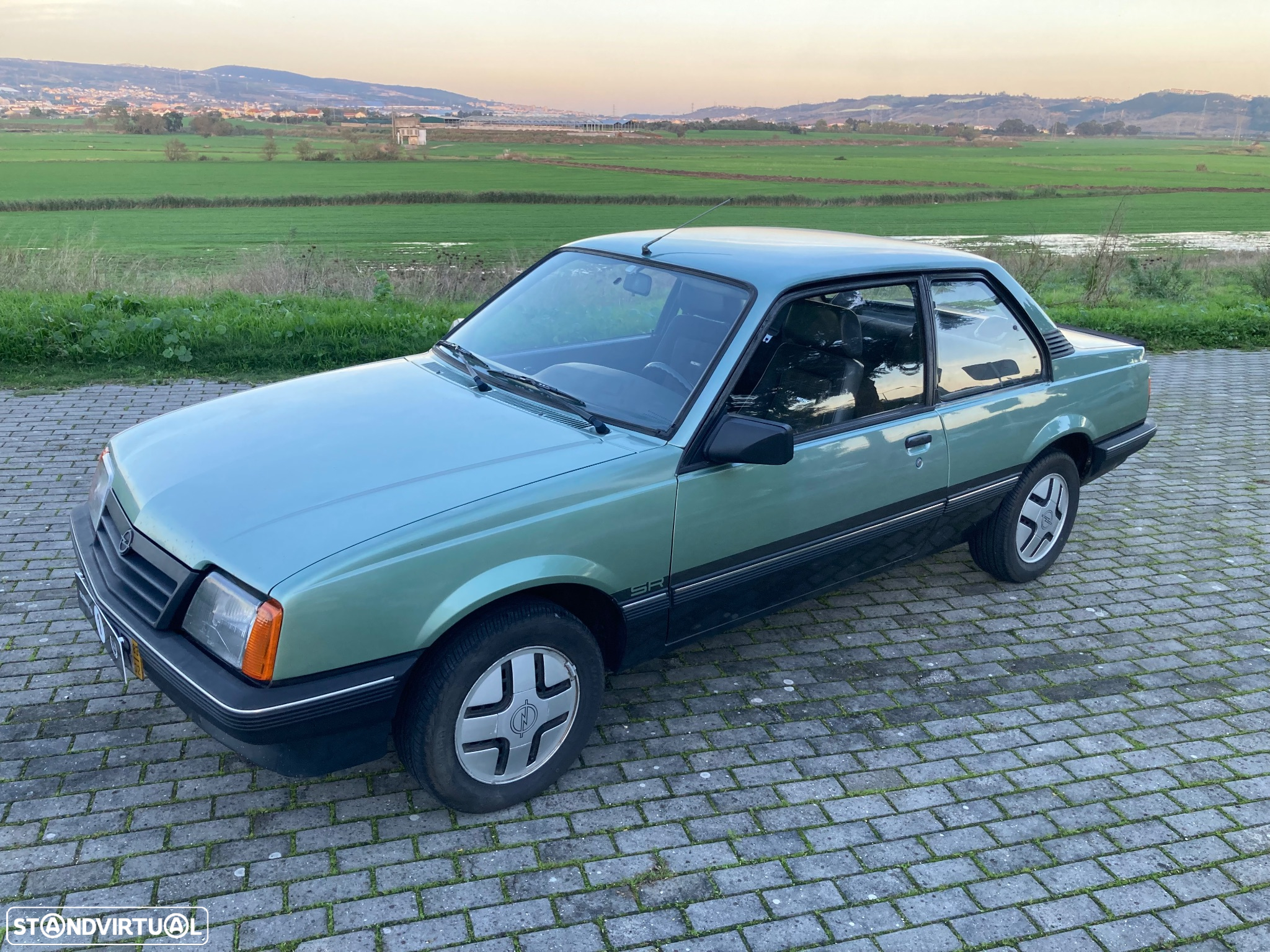 Opel Ascona 1.6 SR - 11