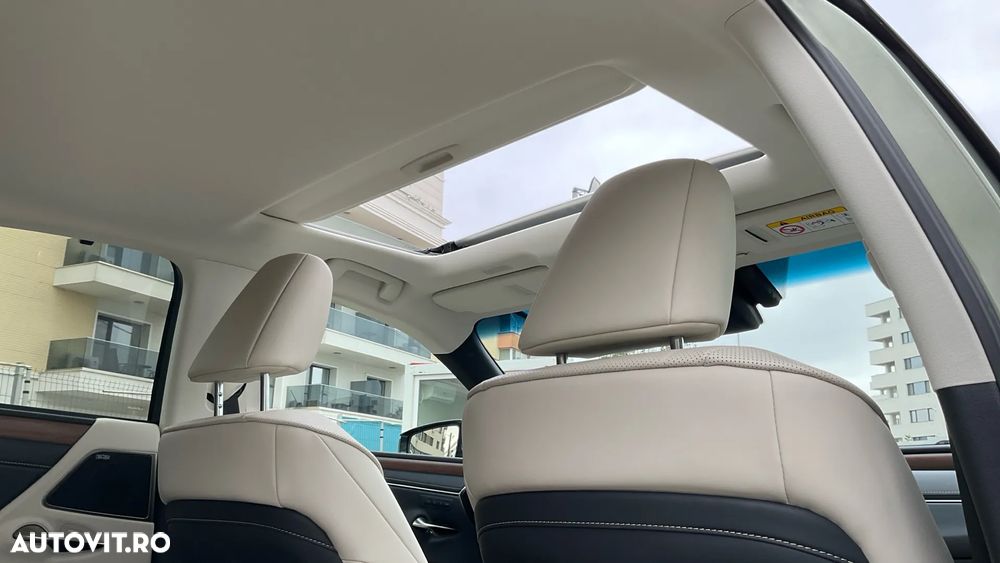 Lexus Seria ES 300h 2.5 TNGA HV 25H- 4X2 CVT Luxury - 30