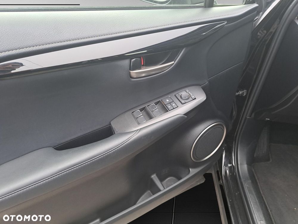 Lexus NX 300h Elegance 2WD - 21