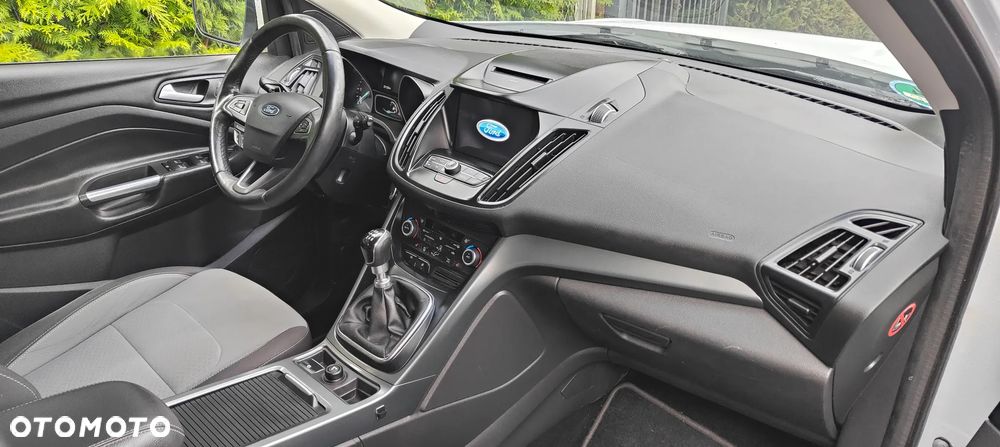 Ford Kuga 2.0 TDCi 2x4 Trend - 28