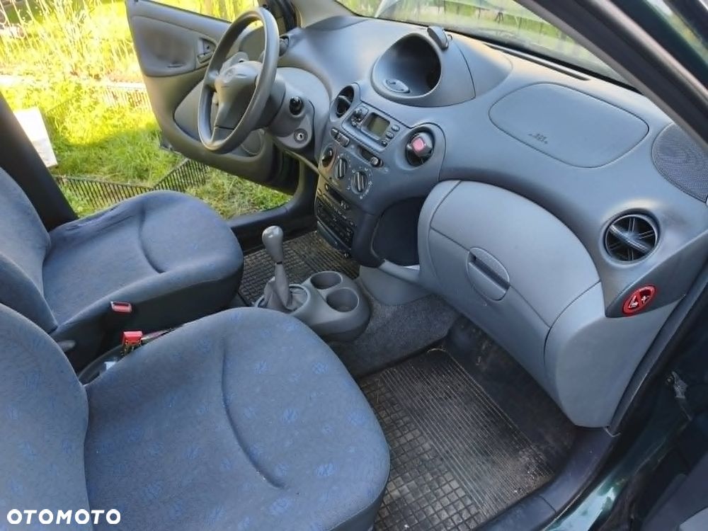 Toyota Yaris - 9