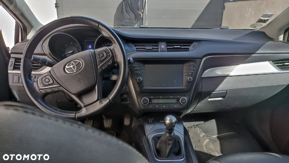 Toyota Avensis 2.0 D-4D Prestige - 8