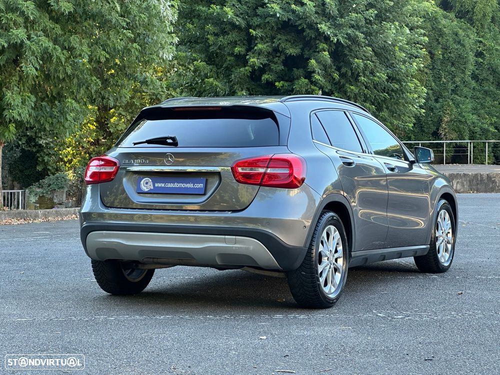 Mercedes-Benz GLA 180 d 7G-DCT Urban - 21