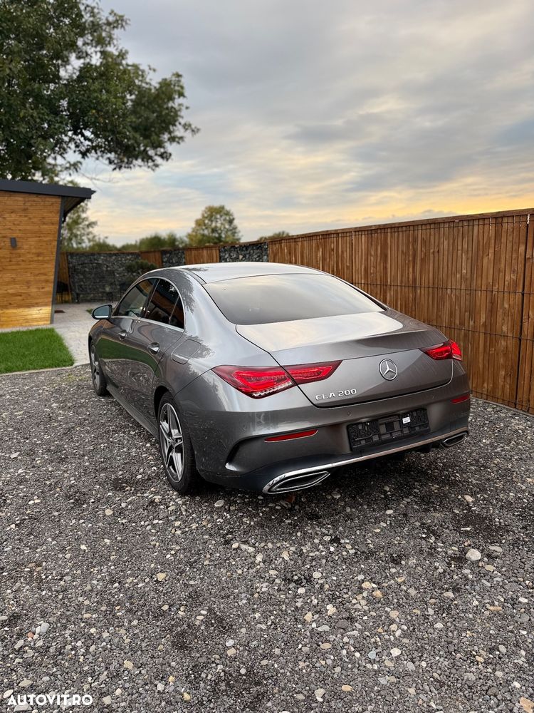Mercedes-Benz CLA 200 7G-DCT AMG Line - 11
