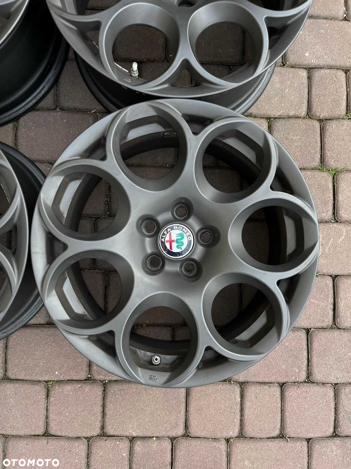 Oryginalne alufelgi Alfa 5x110 17 cali Czujniki JAK NOWE Giulia - 6