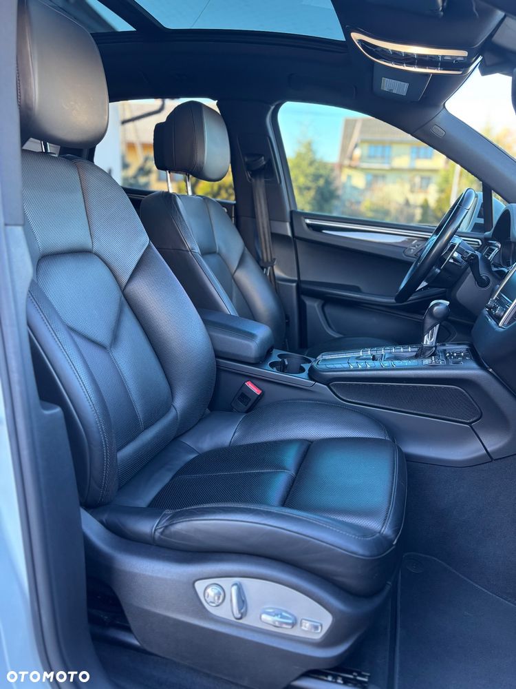 Porsche Macan Standard - 12