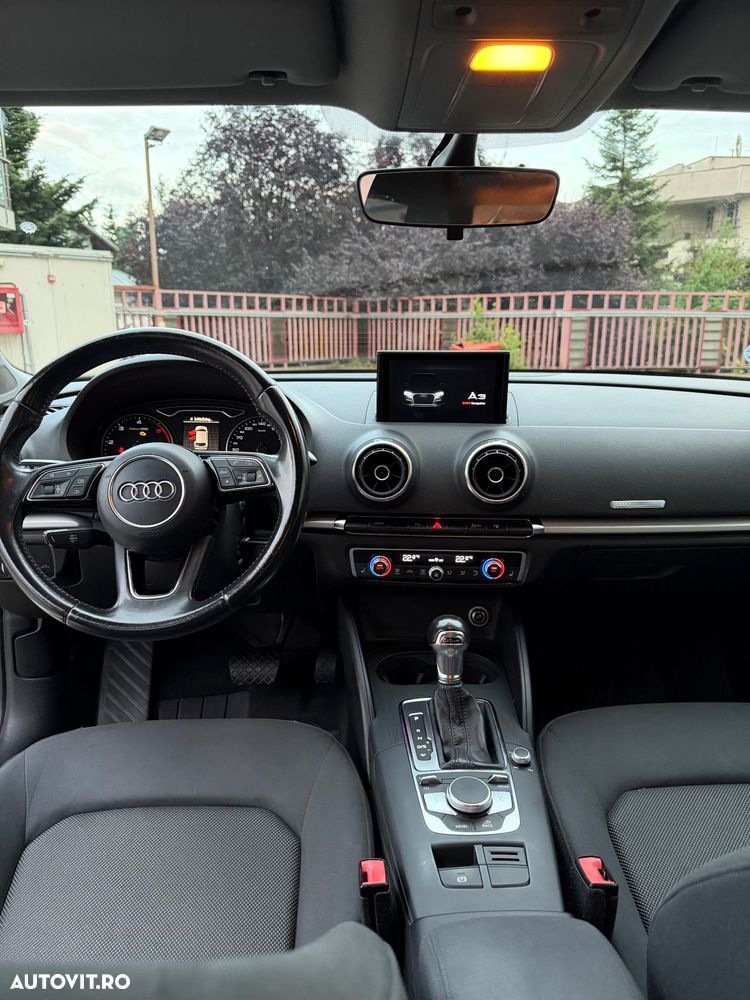 Audi A3 1.6 TDI S tronic Sport - 19