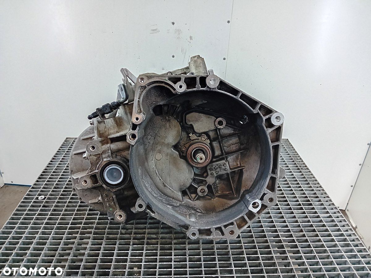 SKRZYNIA BIEGÓW MANUALNA OPEL ASTRA H M32  55192042 1.9 CDTI - 1