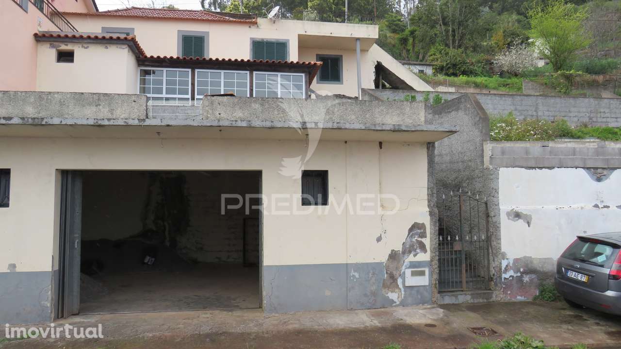 MORADIA TIPOLOGIA T3 E TERRENO EM CÂMARA DE LOBOS - Grande imagem: 2/10