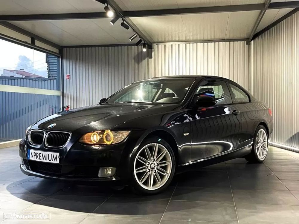 BMW 320 i Coupe - 16