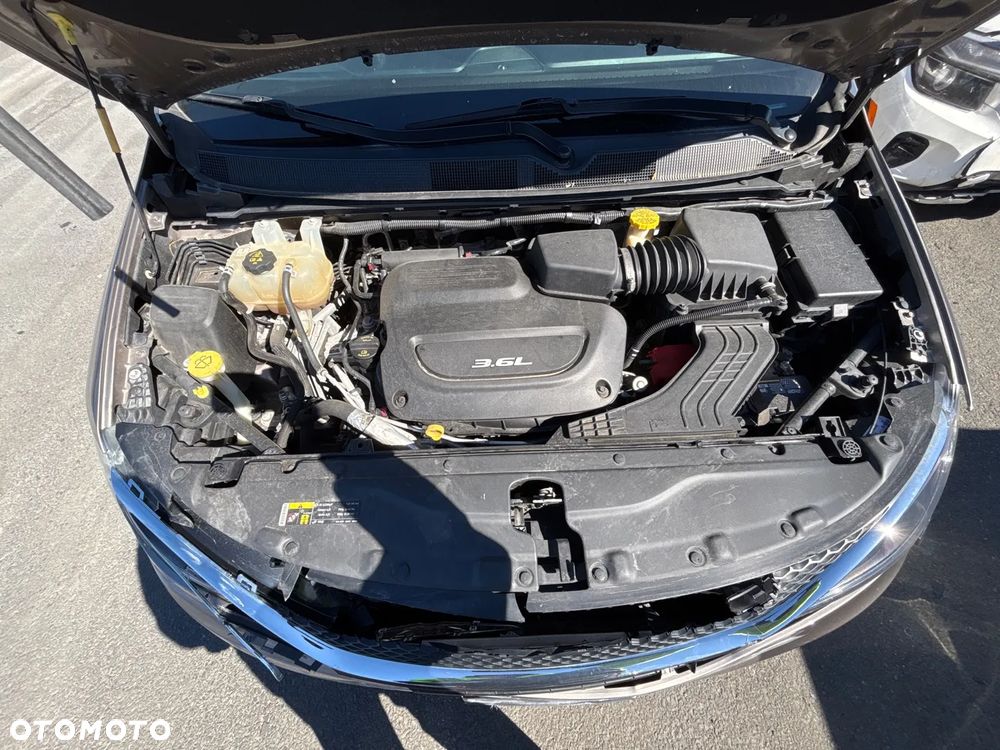 Chrysler Pacifica - 6