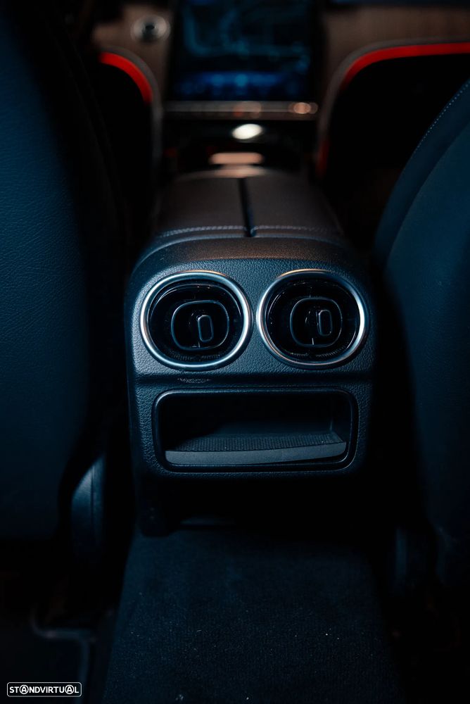 Mercedes-Benz C 300 e AMG Line - 16