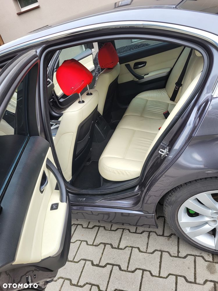 BMW Seria 3 330i - 13