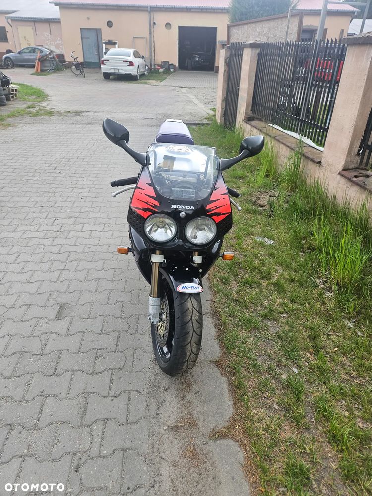 Honda CBR - 1