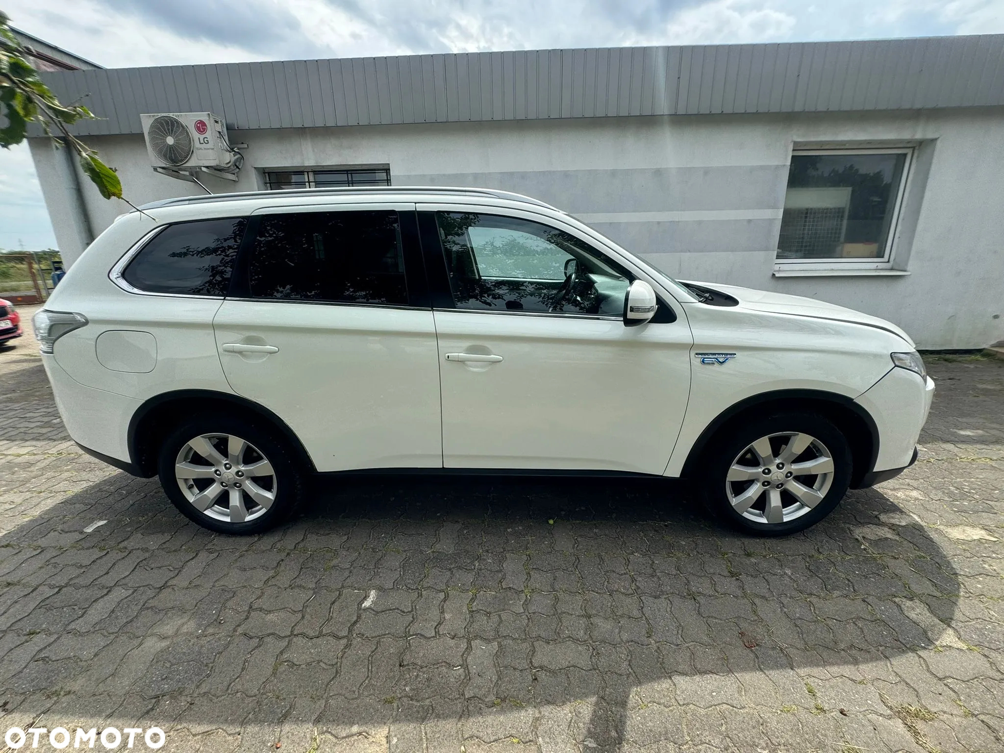 Mitsubishi Outlander - 5
