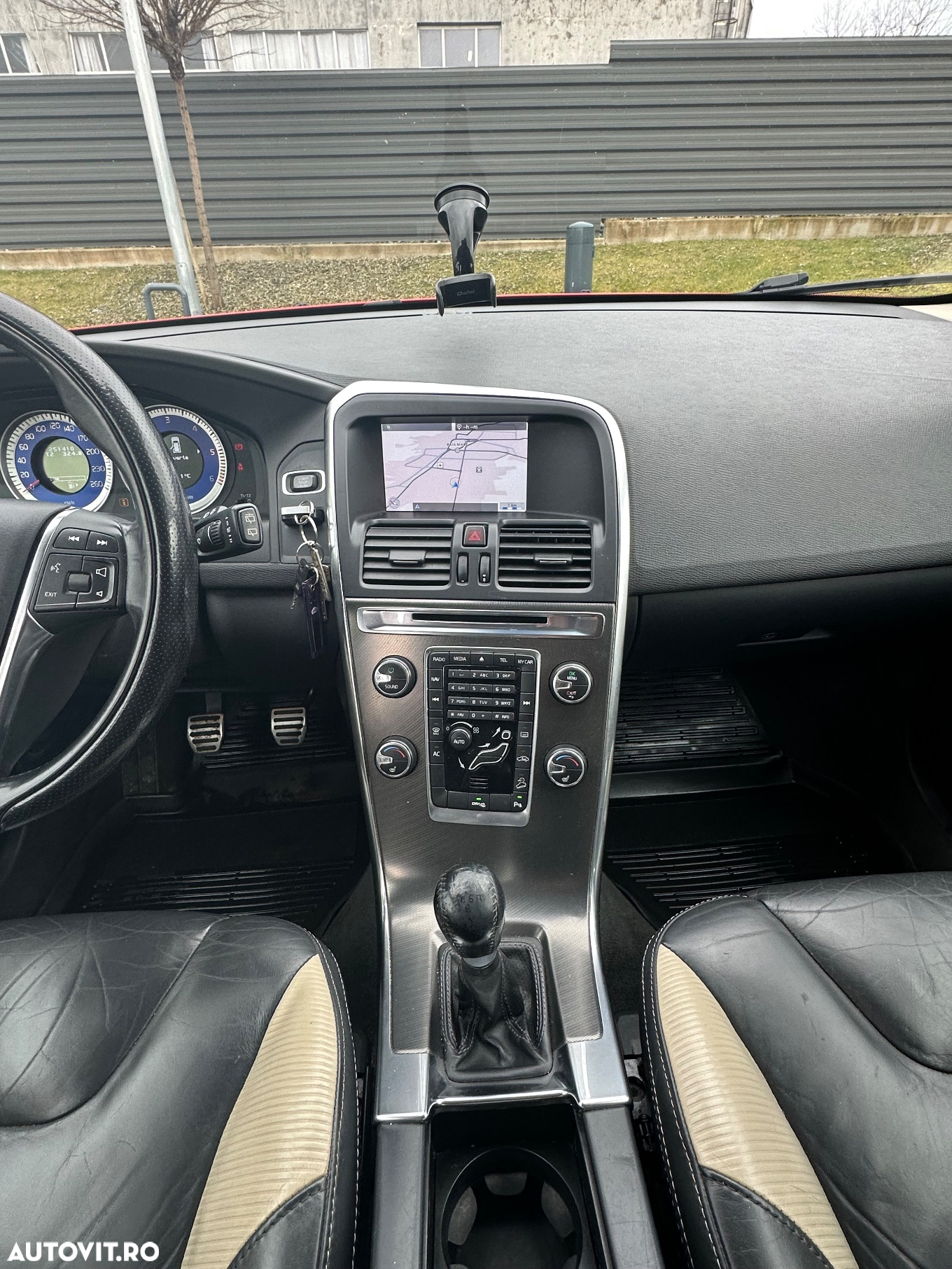 Volvo XC 60 D4 AWD Start-Stop Rdesign - 16