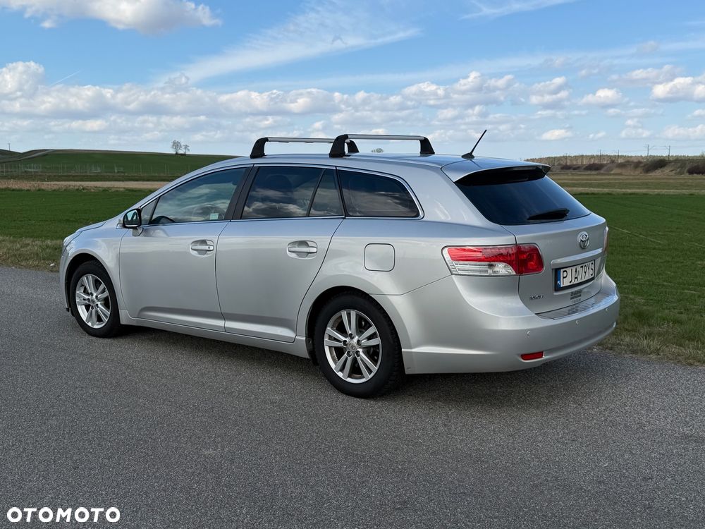 Toyota Avensis 2.0 D-4D 2010 - 9