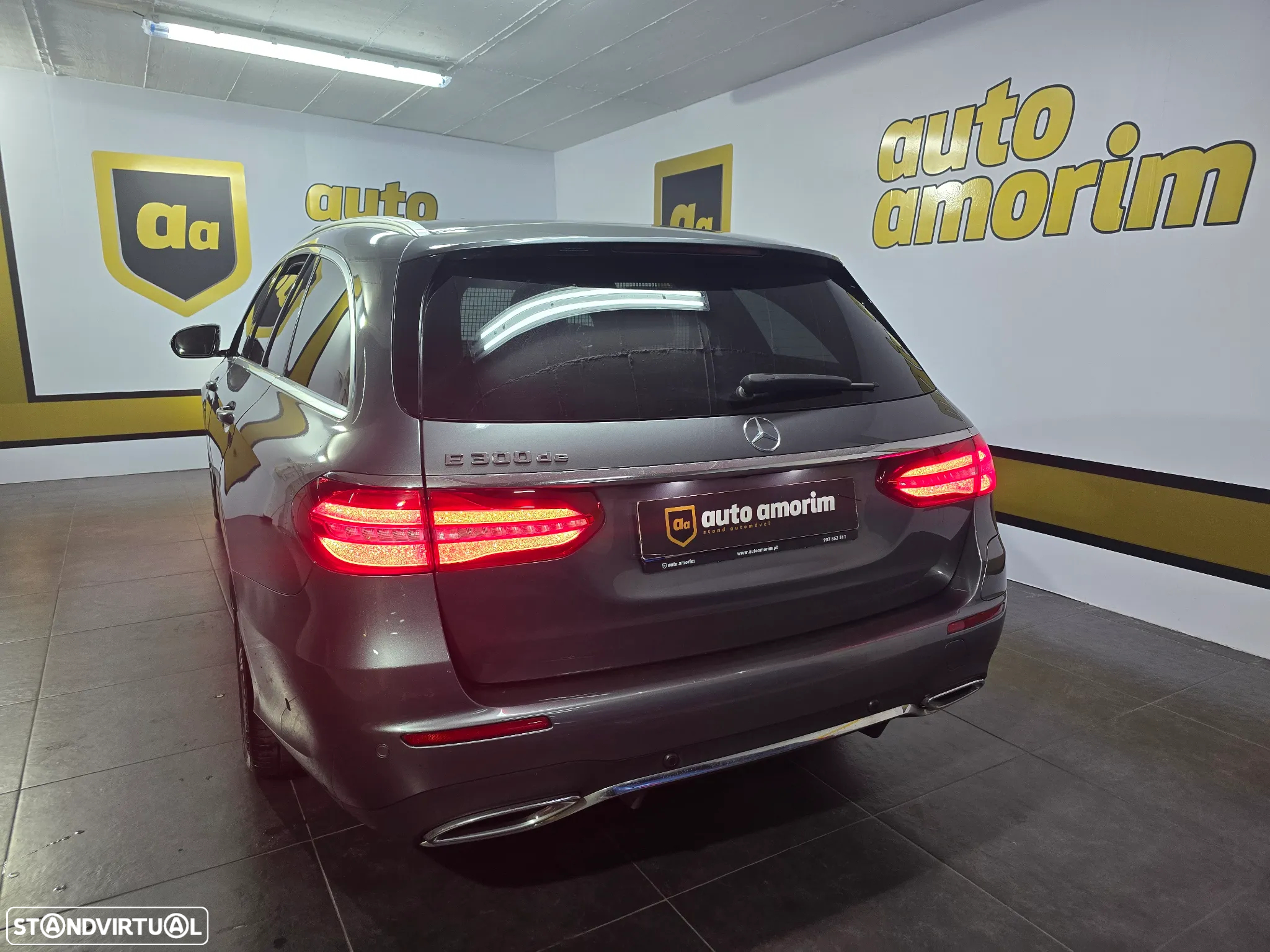 Mercedes-Benz E 300 de AMG Line - 19