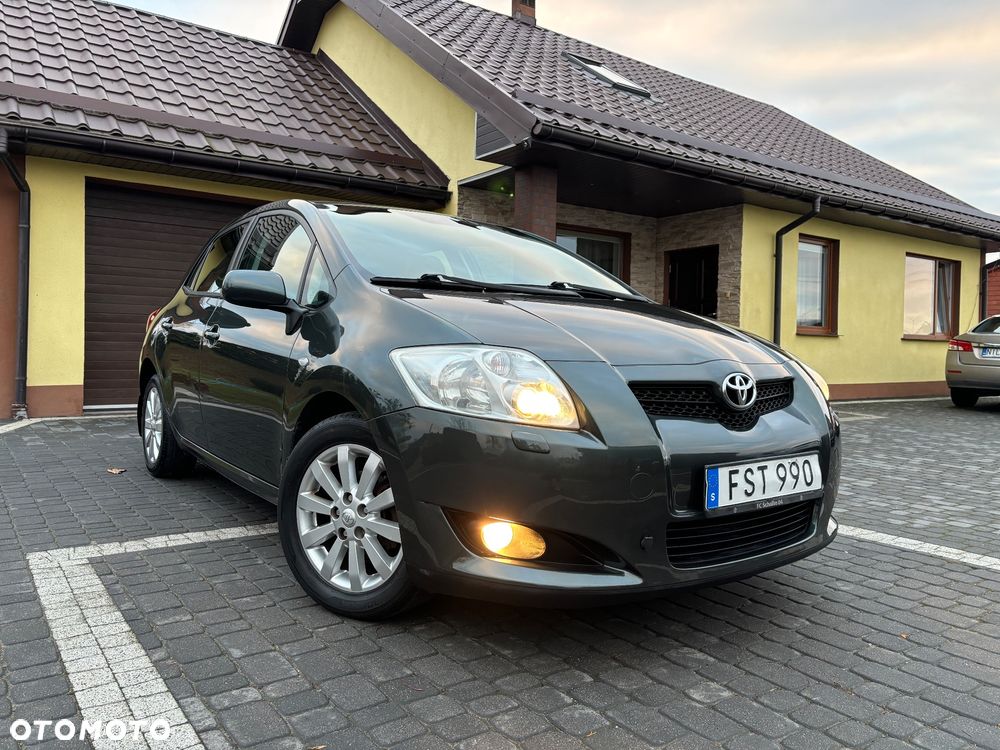 Toyota Auris 1.6 VVT-i Sol - 1