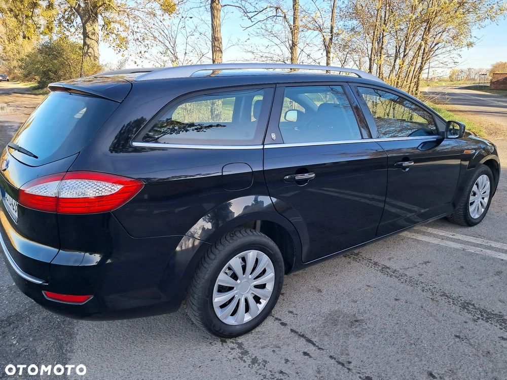 Ford Mondeo 2.0 Ghia - 8