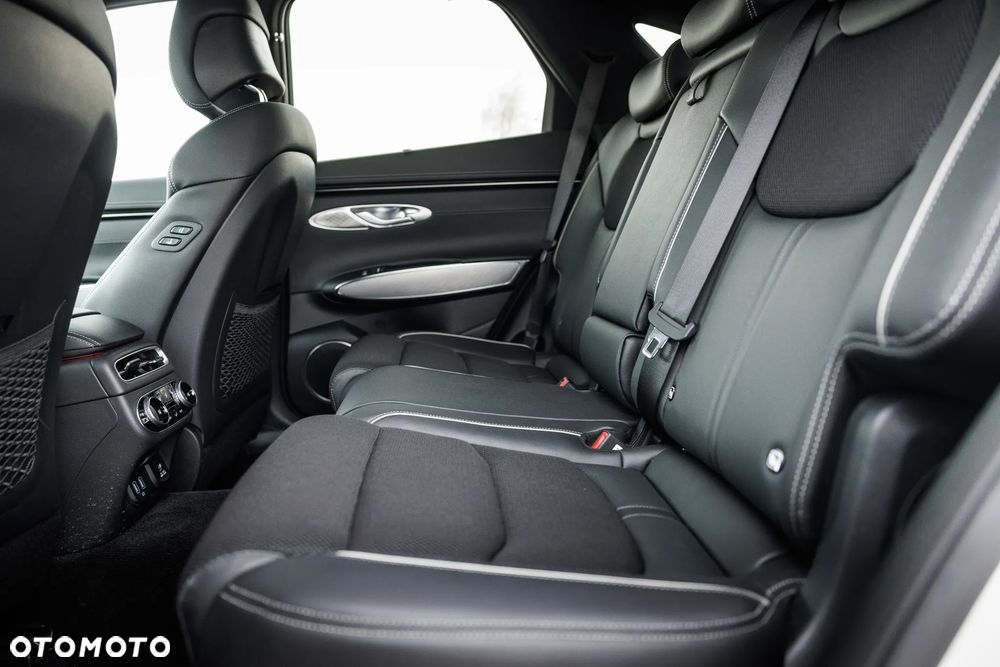 Genesis GV70 2.2 AWD AT8 Luxury Line - 15