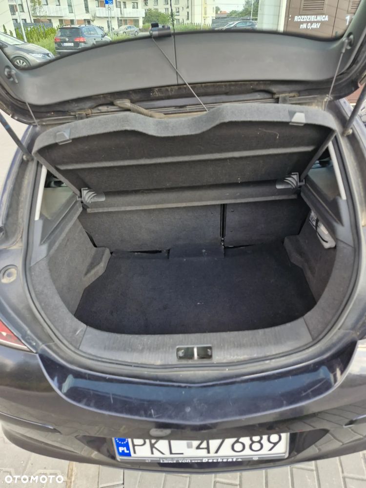 Opel Astra III GTC 2.0 T Cosmo - 20
