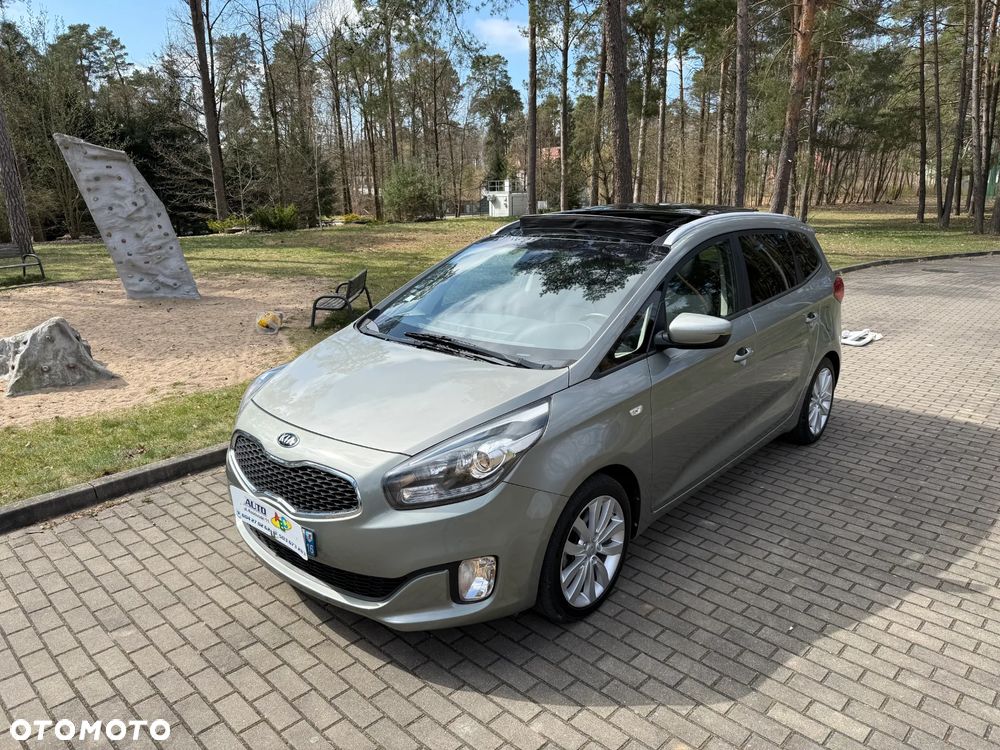 Kia Carens - 2