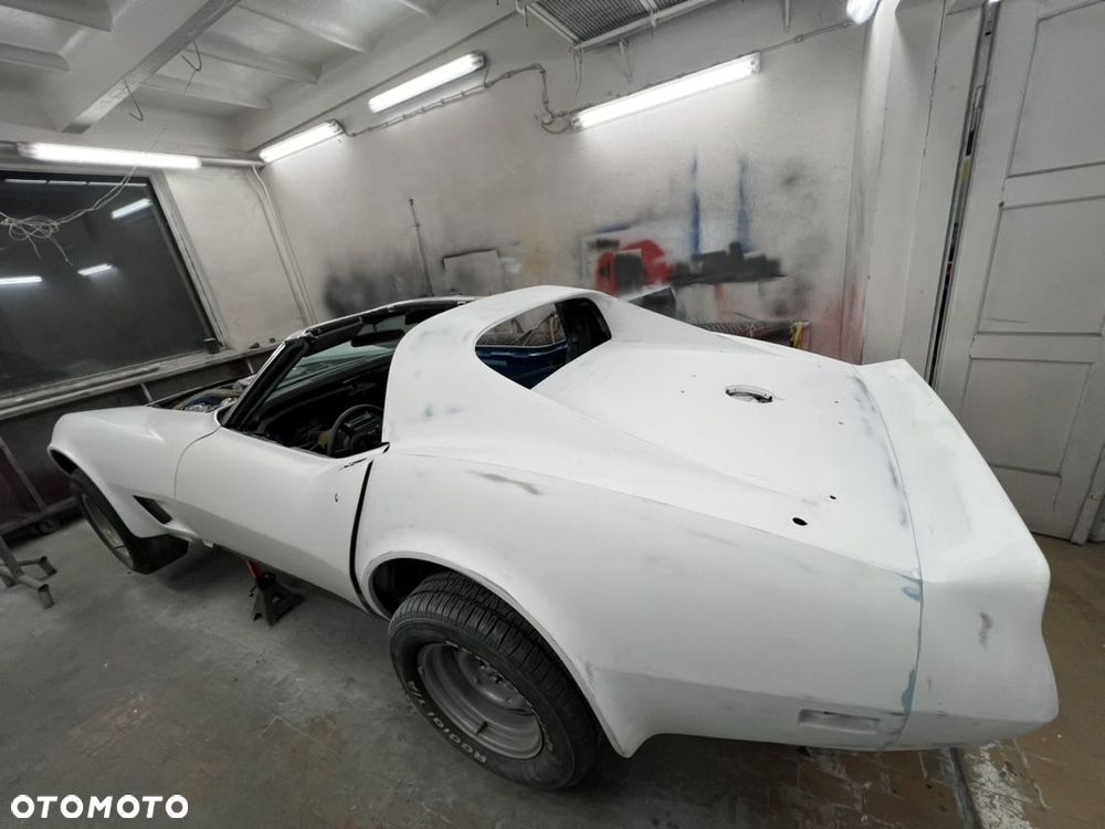 Chevrolet Corvette - 36