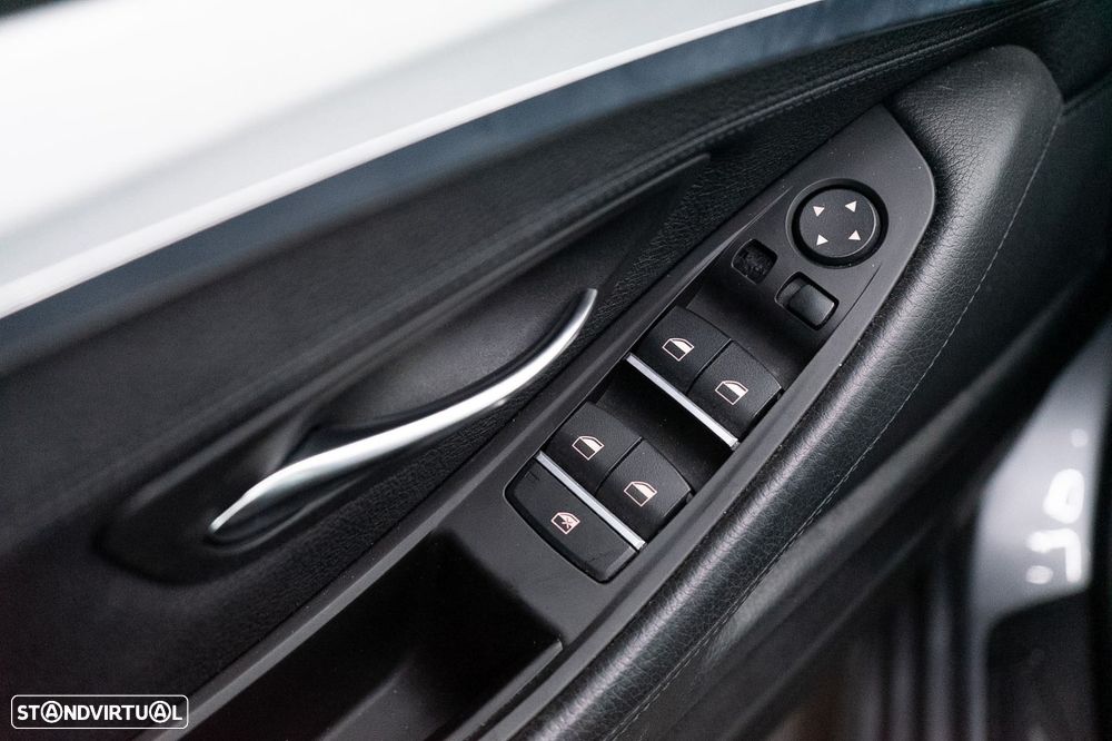 BMW 525 d Pack M Auto - 19