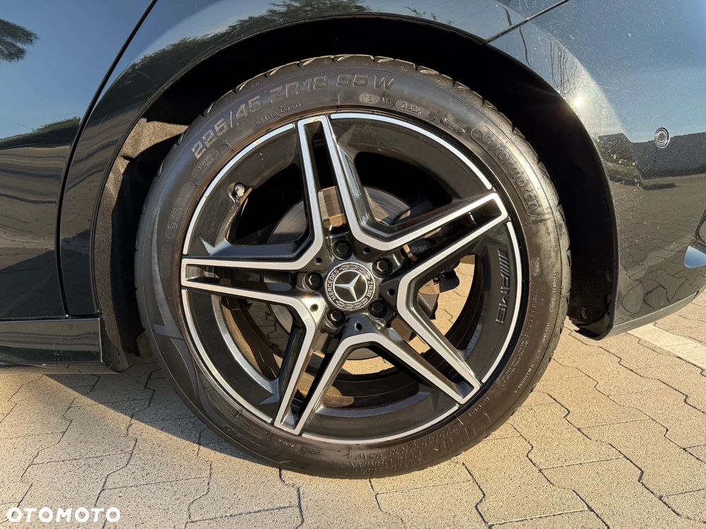 Mercedes-Benz Klasa A 200 AMG Line 7G-DCT - 11