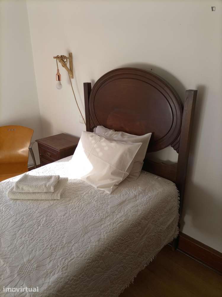 Quarto - localizado em Miragaia Porto - Grande imagem: 3/18