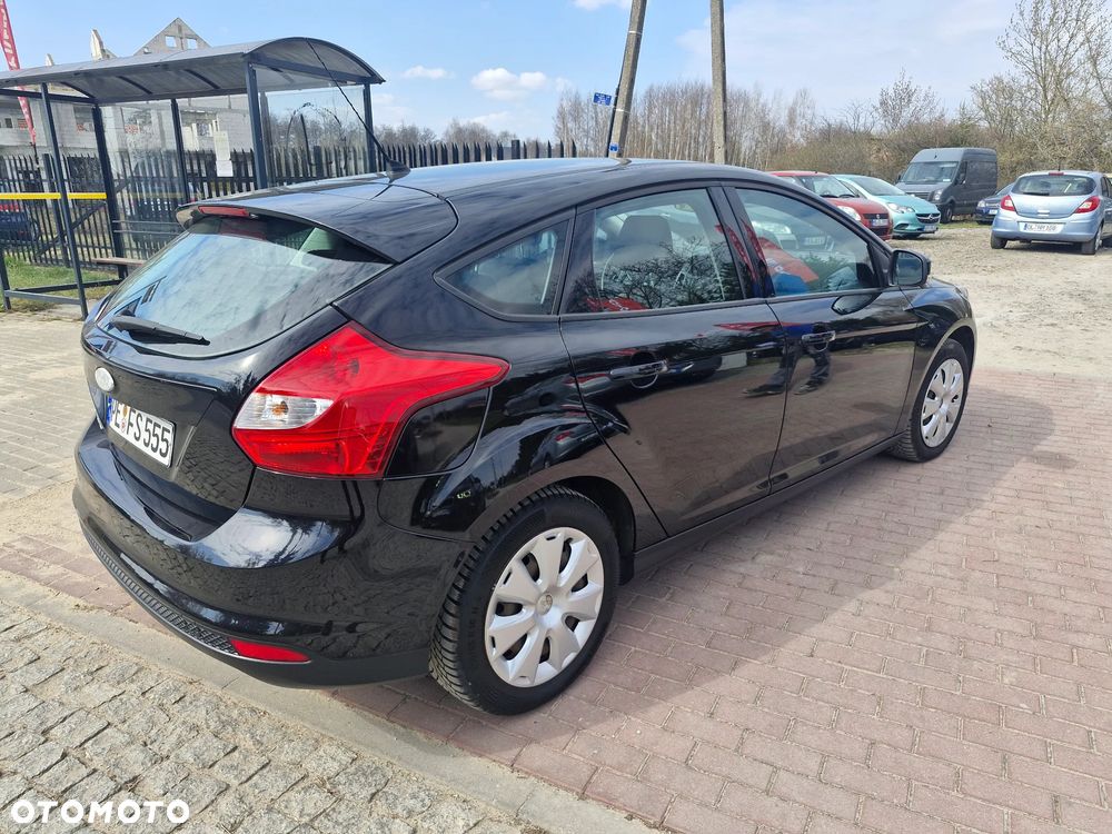 Ford Focus 1.6 Ambiente - 4