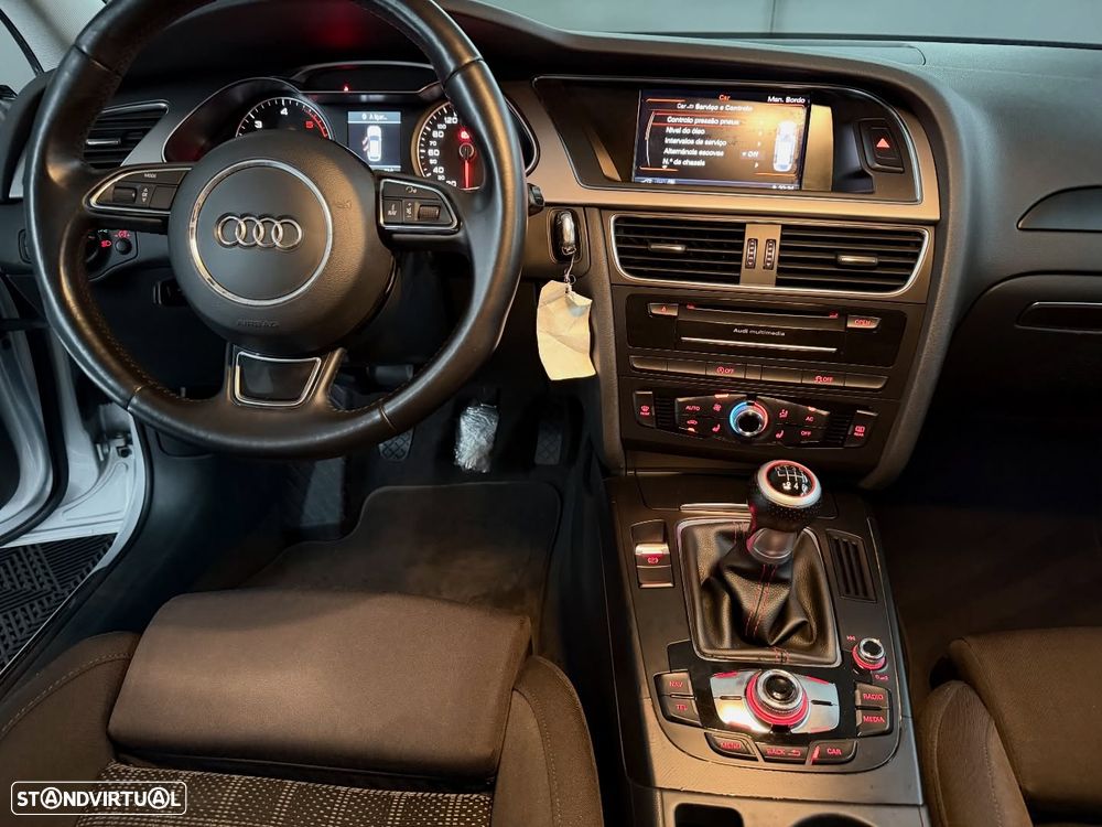 Audi A4 Avant 2.0 TDI DPF S line Sport Pack - 7