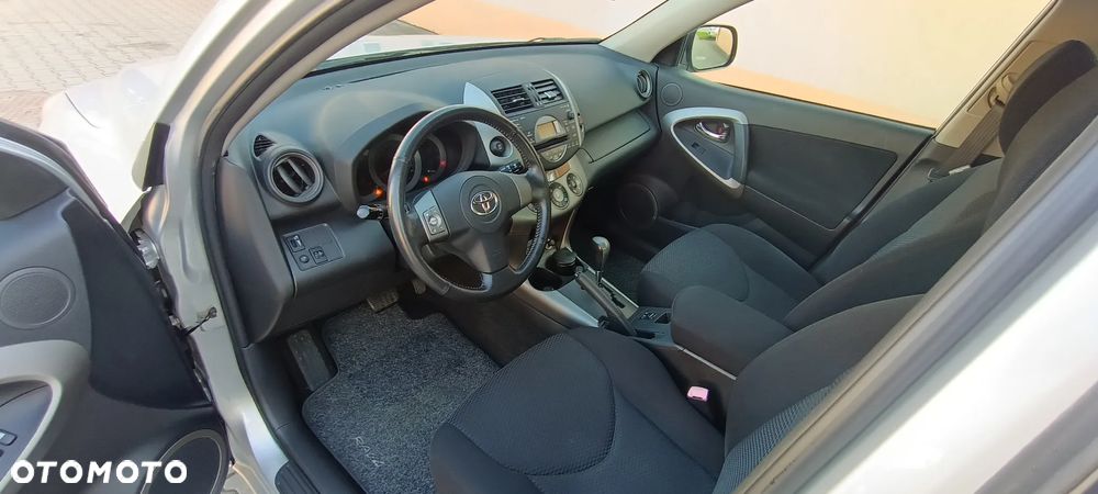 Toyota RAV4 2.0 4x4 Automatik Sol - 24