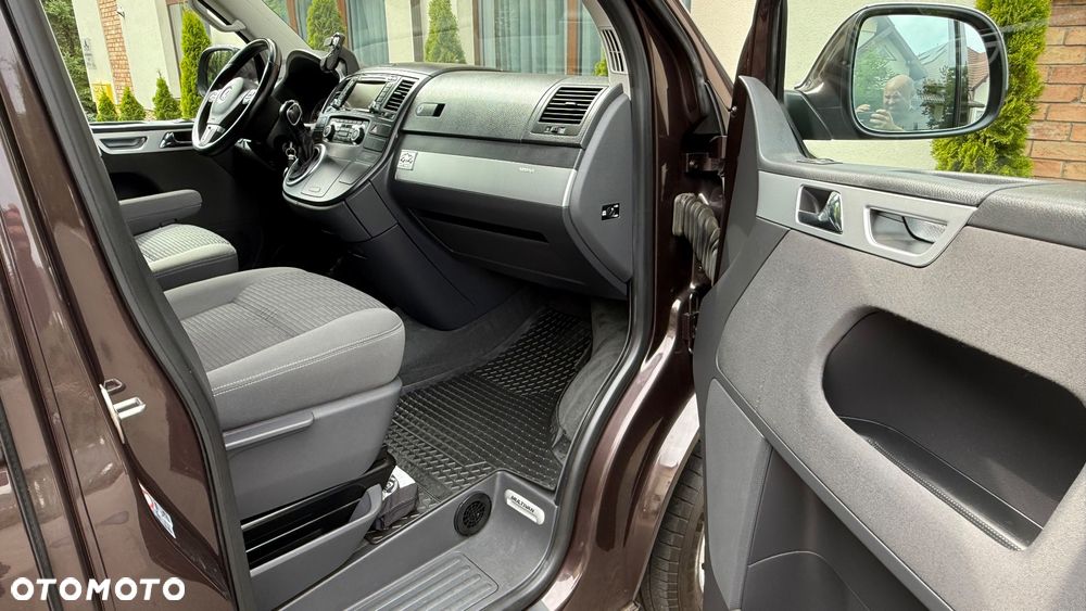 Volkswagen Multivan - 26
