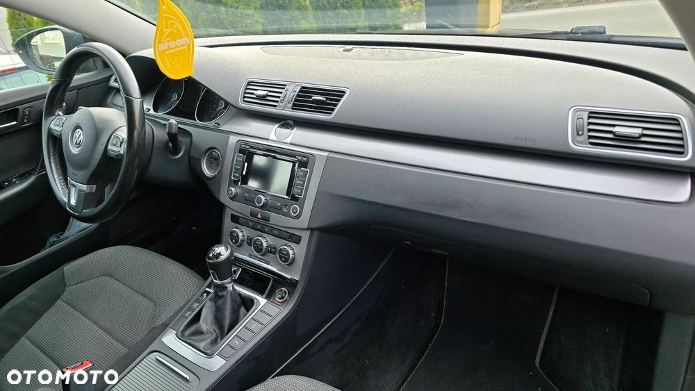 Volkswagen Passat 1.6 TDI Comfortline - 10