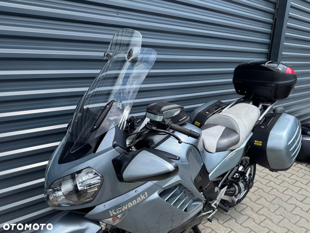 Kawasaki GTR - 8