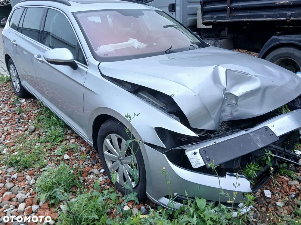 Volkswagen Passat 2.0 TDI SCR Highline DSG - 2