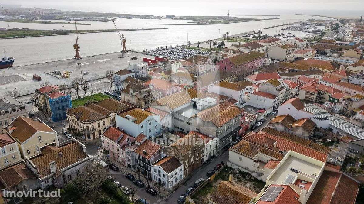 Prédio na Zona Histórica da Figueira da Foz - Grande imagem: 4/35