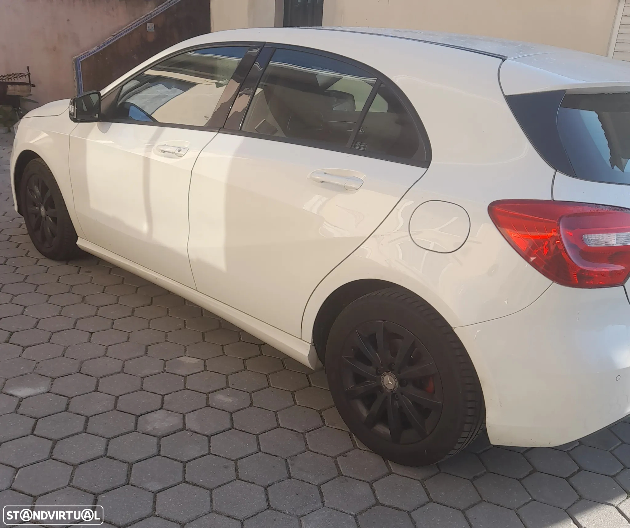 Mercedes-Benz A 180 CDI (BlueEFFICIENCY) Urban - 4