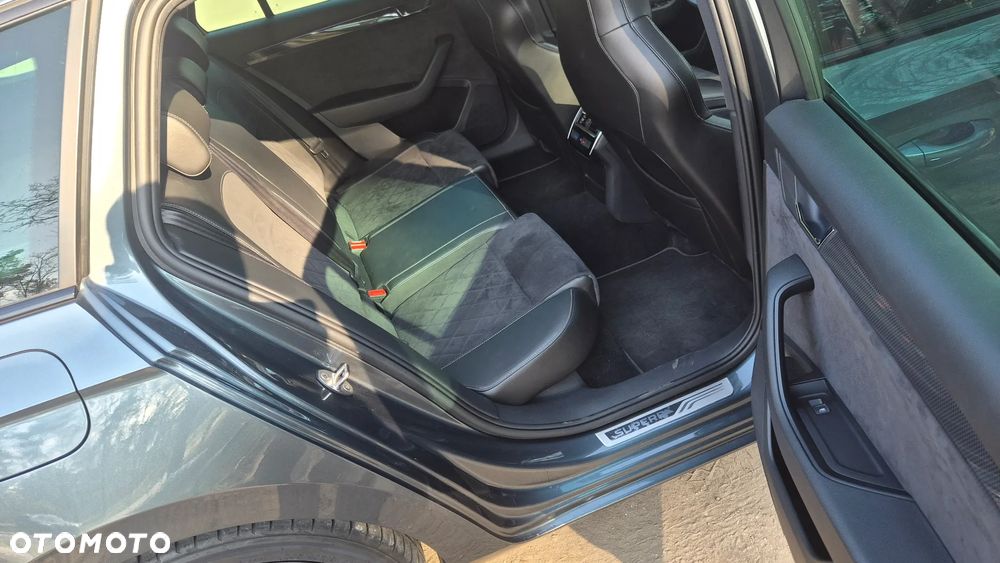 Skoda Superb 2.0 TSI 4x4 Sportline DSG - 8